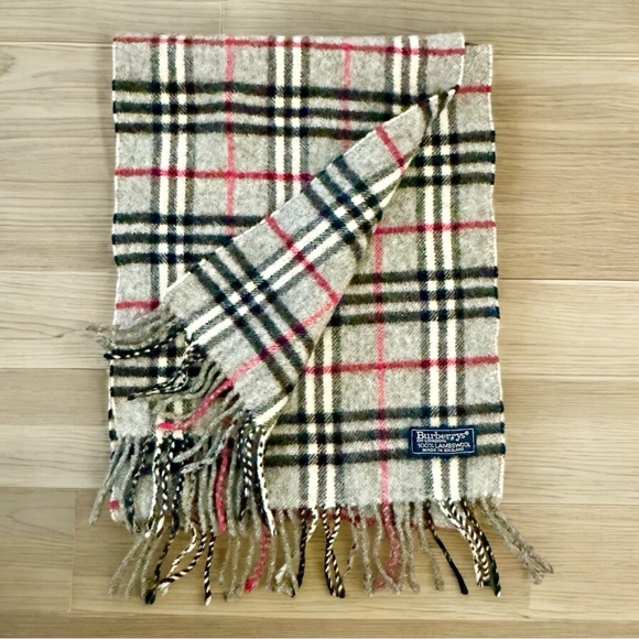 Burberry 💯 % Lambswool Scarf - Picture 2 of 4